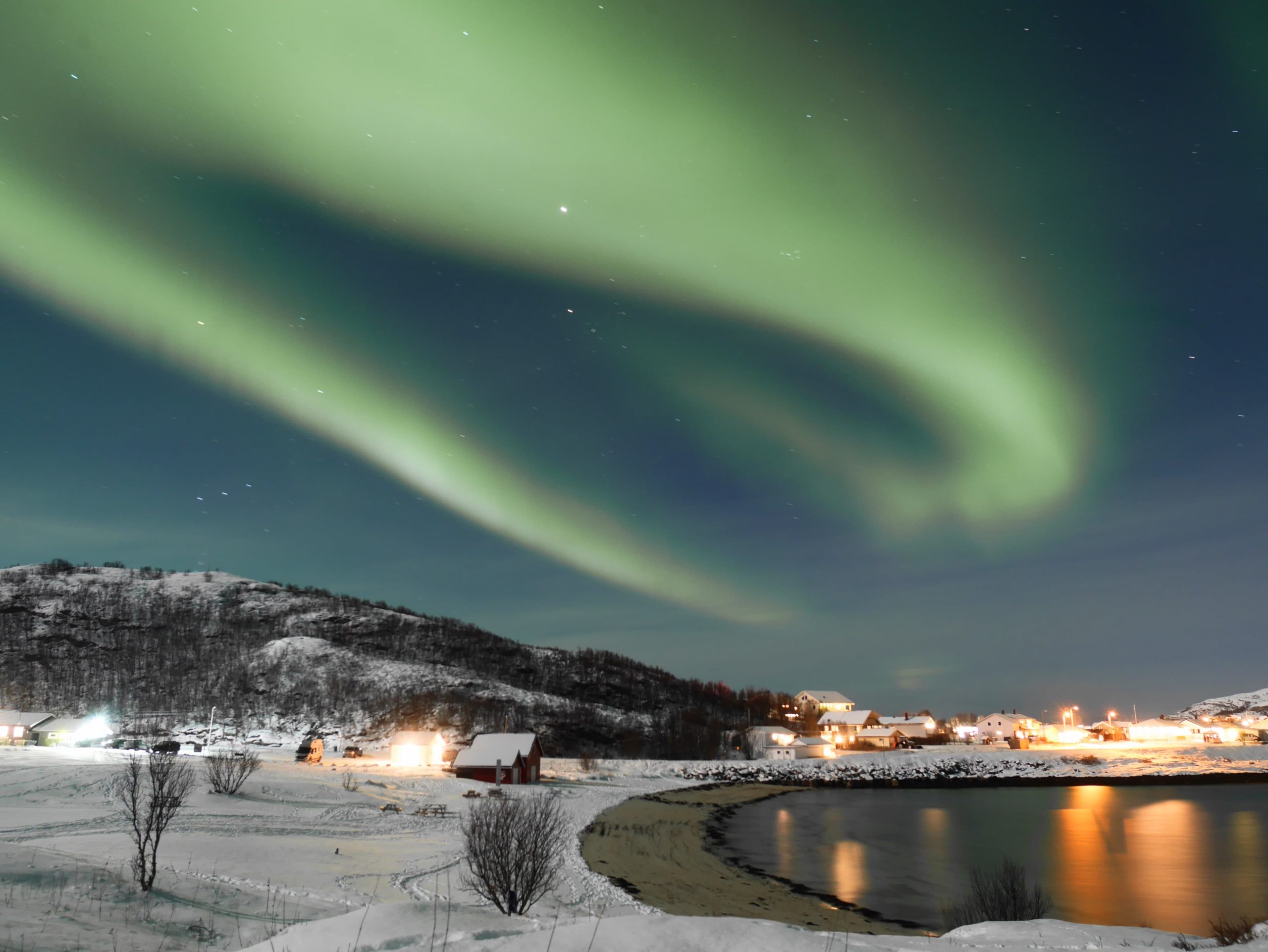 原來親眼看見的極光如此美